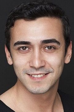 Münir Can Cindoruk interpreta Feyyaz