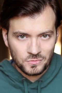 James Di Giacomo interpreta Pierce
