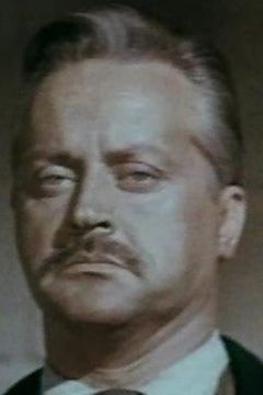 Gleb Plaksin interpreta The Reporter (uncredited)