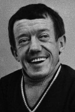 Kenny Baker interpreta R2-D2