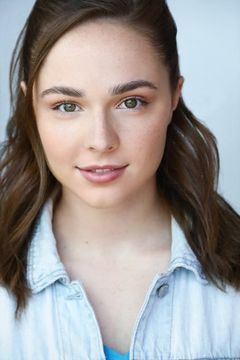 Julianne Collins interpreta Emilia Ross