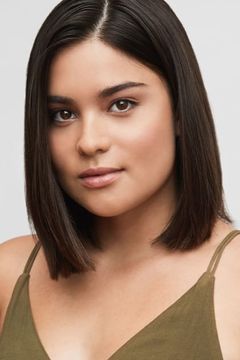 Devery Jacobs interpreta Donna