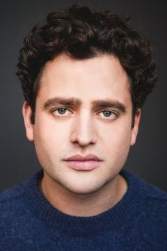 Alexandre Bacon interpreta Aaron