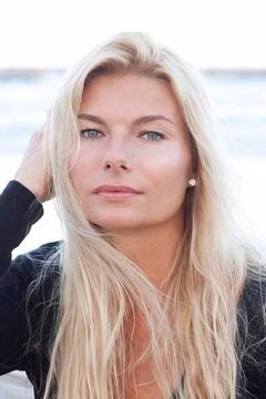 Klara Landrat interpreta Model