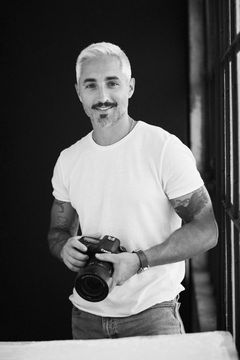 Eric Michael Roy interpreta Freddy Cook
