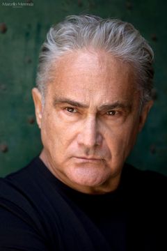 Ciro Capano interpreta Don Antonio Villa