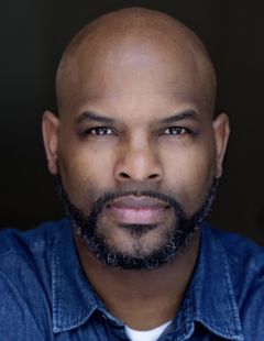 Steven Strickland interpreta Deputy Sheriff