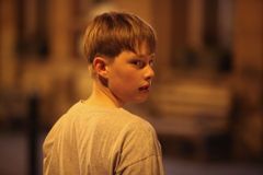 Adam Wilson interpreta Gordon Selfridge