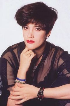 Martika interpreta Dancer (uncredited)