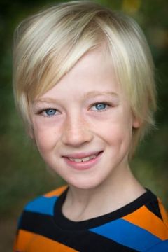 Oliver Zetterström interpreta Young Faraday