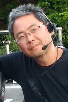 Jason Furukawa interpreta Gruff Smuggler