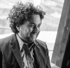 Conrad Choucroun interpreta Jimmy's Bandmate 3