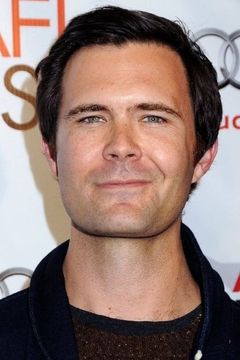 Oz Perkins interpreta Enterprise Communiations Officer