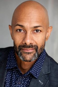 Chimwemwe Miller interpreta Airport Corpse