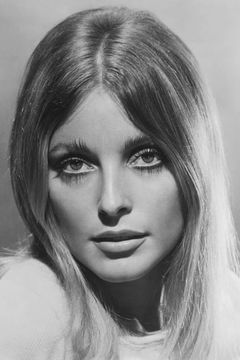 Sharon Tate interpreta Patrician in Arena (uncredited)