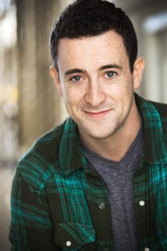 Jacob Grodnik interpreta Trevor