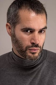 Richard Sahagún interpreta Luis Angel