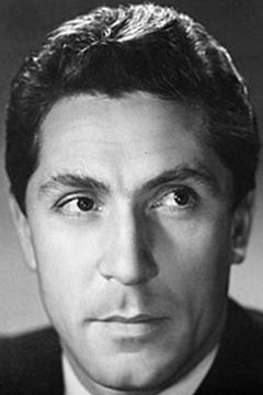 Oleg Mokshantsev interpreta Pavel Ponomaryov (uncredited)