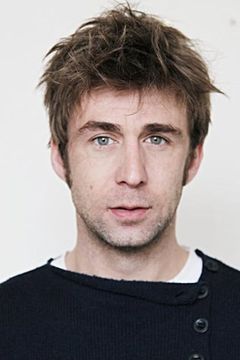 Laurent Caron interpreta Commissaire