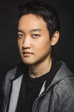 Wonjin Hahn interpreta Lin (Chinese Suspect)