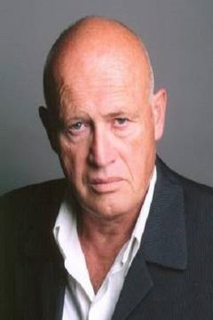 Virgil Davin interpreta Henri