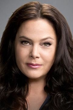 Liza Snyder interpreta Michelle