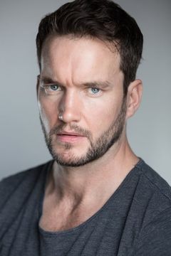 Gareth David-Lloyd interpreta Dr. John Watson