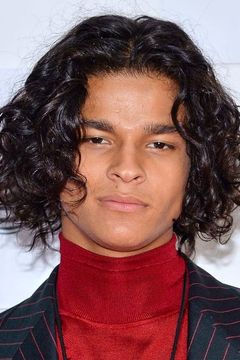 D'Pharaoh Woon-A-Tai interpreta Dale