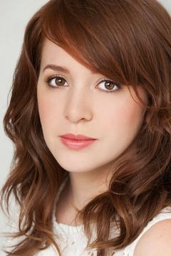 Kayla Lorette interpreta Tahoe Holiday Inn Receptionist