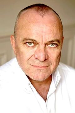 Jean-Christophe Bouvet interpreta Général Edmond Bertineau