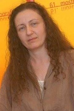 Vincenza Modica interpreta Alba Veneruso Serra