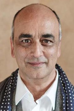 Art Malik interpreta Samunder