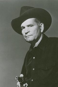 Yakima Canutt interpreta Young Cavalryman
