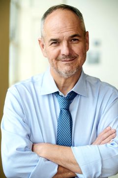 David Vegh interpreta VA Therapist