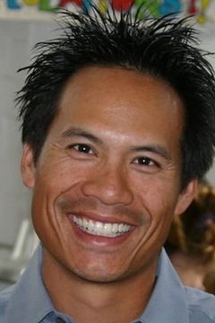 Ray Chang interpreta Mr. Chang