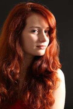 Tatiana Evonuk interpreta Bath House Girl