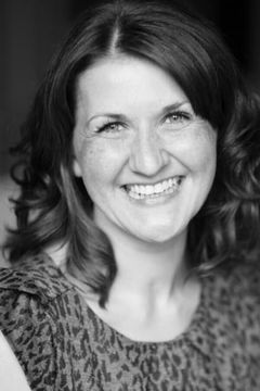 Dawn Buckland interpreta Ensemble Performer