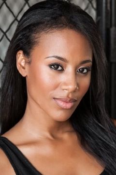 Stephanie Charles interpreta Nina
