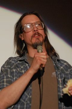 Mark Borchardt interpreta Cesar