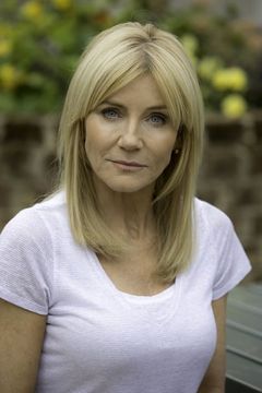 Belinda McGinley interpreta Mother