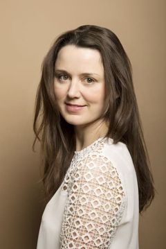 Emily Grace Bevan interpreta Mary Fairbrother
