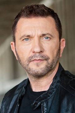 Kristof Konrad interpreta Russian Pilot