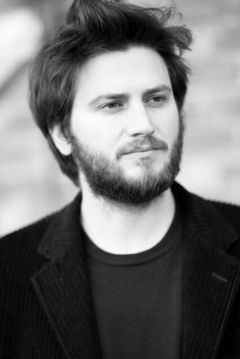 Daniele Savoca interpreta Maurice De Nexon