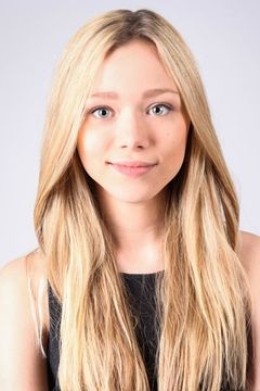 Ivanna Sakhno interpreta Vinca