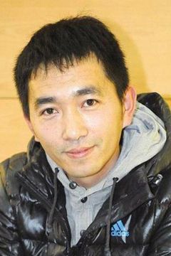 Zhang Chaoli interpreta Police Officer