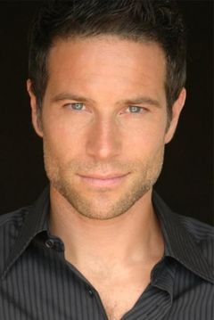 James Thomas interpreta Danny LaBelle