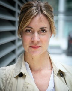 Joanna Croll interpreta Sophie