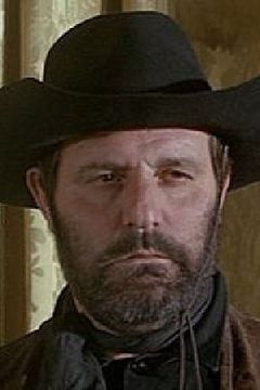 Amerigo Castrighella interpreta 2nd Sombrero Onlooker at Tuco's 1st Hanging (uncredited)