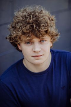 Jacob Rhodes interpreta Nibiru Child