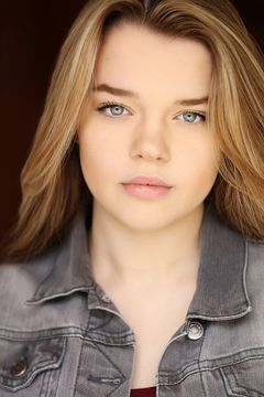 Olivia Renee Dupepe interpreta 4th Grade Bully Girl
